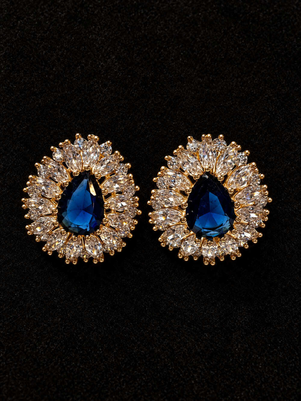 ⚜️ Statement Earrings | Blue Crystal-Look & Gold-Tone | Post-Back 💗